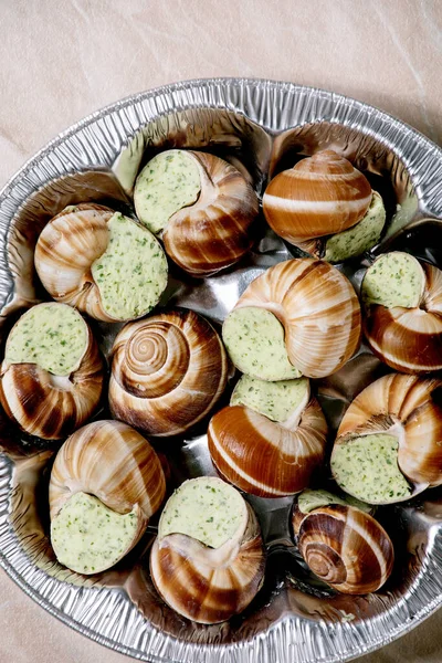 Frozen Uncooked Escargots Bourgogne Улитки Растительным Маслом Изысканное Блюдо Магазине — стоковое фото