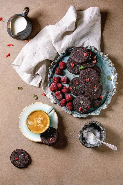 Homemade Dark Chocolate Salted Brownies Cookies Decorated Dry Fresh Raspberries — Stock Photo, Image