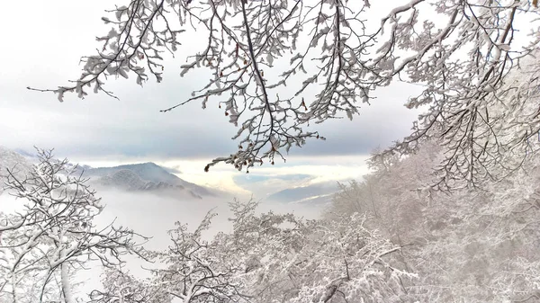 在童话山冬季景观 — 图库照片