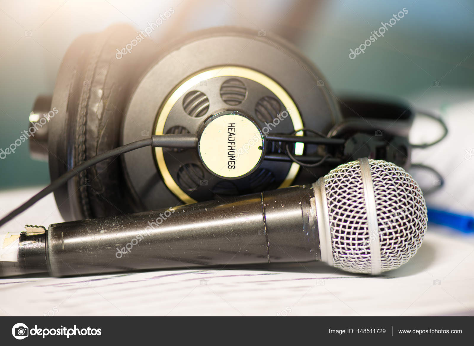 Micro Et Casque Pour Chanter Photographie Michelangeloop 148511729