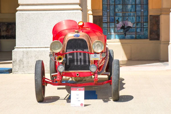 Сан-Пеллегрино-Терме, Италия - 16 июля 2017: Винтажный классический автомобиль — стоковое фото