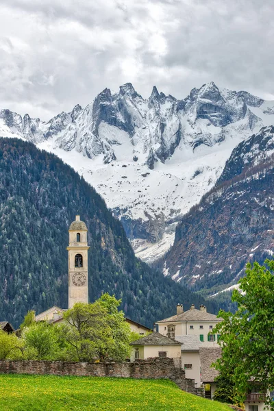 Soglio. Landsbyen ved de sveitsiske alpene. I Bregaglia-dalen, overhøyden – stockfoto
