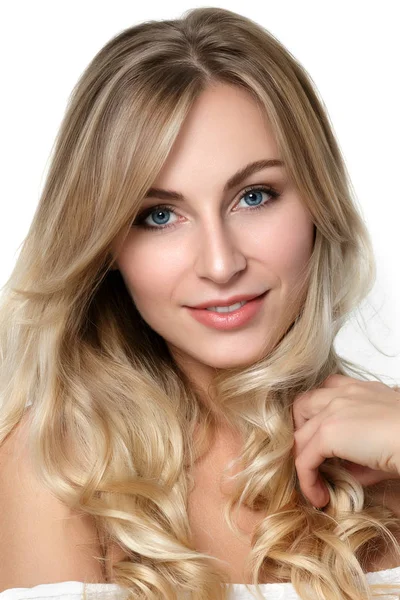 Portret van mooie blonde vrouw — Stockfoto