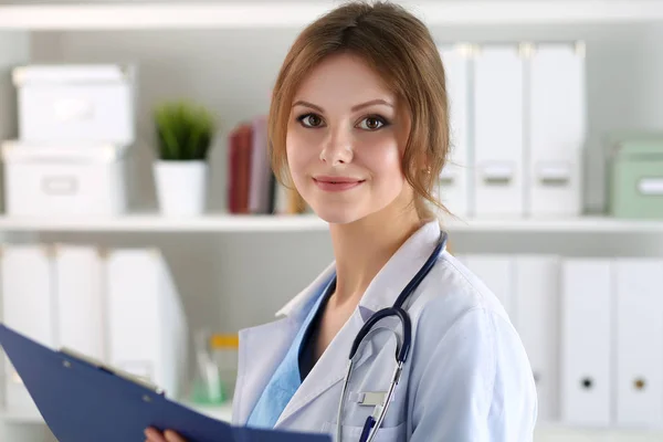 Female medicine doctor at her office — Stock Photo, Image