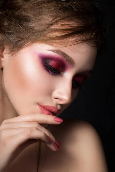 Closeup portrait of young beautiful woman with bright pink makeu — Stock Photo, Image