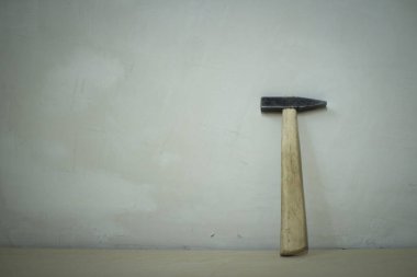 Küçük çekiç. Marangozluk kavramı. Doğrama.