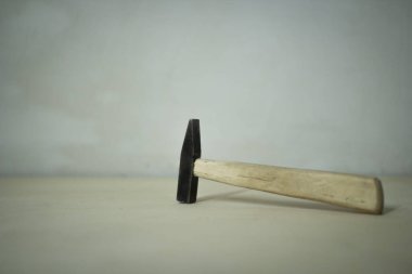 Küçük çekiç. Marangozluk kavramı. Doğrama.
