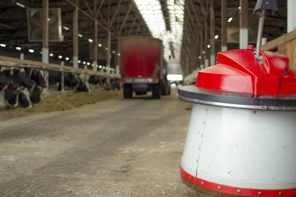 The robot farmers are programmed to work in the farm premises for animal feeding. — Stock Photo, Image