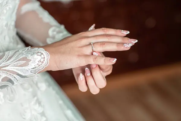 Wedding Ring Stone Hands Bride Ring Wedding Manicure — Stock Photo, Image