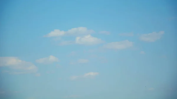 Cielo Blu Con Nuvole Bianche — Foto Stock