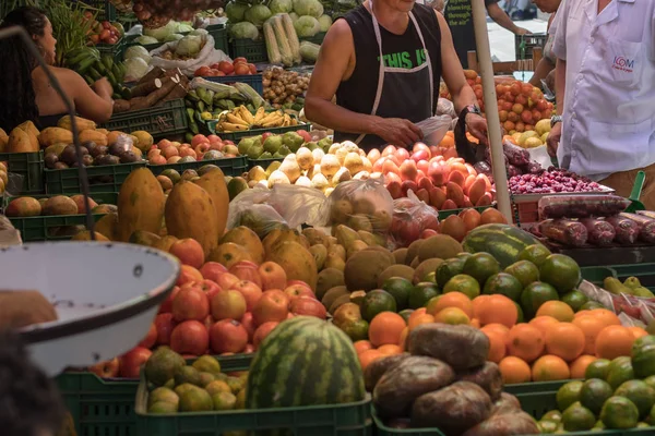 Medellin şehri gıda pazarında