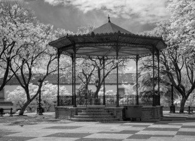 Kızılötesi çardak