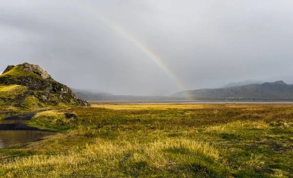 Südküste von Island mit Regenbogen — Stockfoto