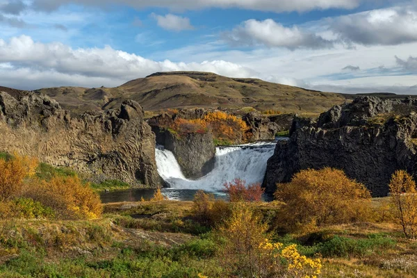 Hjalparfoss 더블 폭포 — 스톡 사진