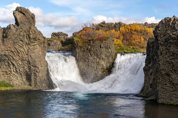 Hjalparfoss dubbla vattenfall — Stockfoto