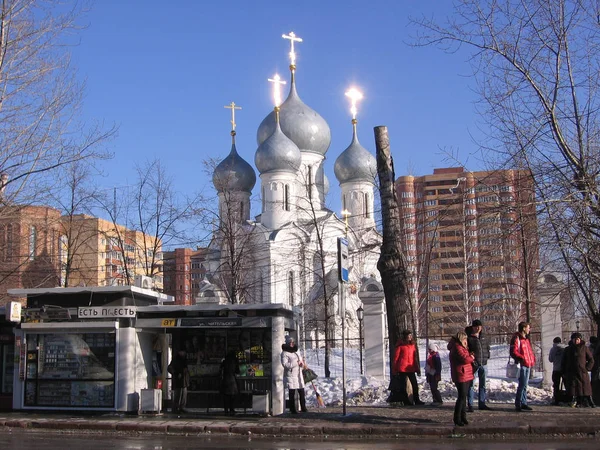 Rusya, Novosibirsk 01.01.1980: halk toplu taşımacılıkta duruyor
