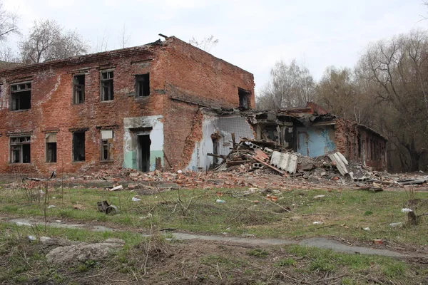 Oud Verwoest Bakstenen Huis Onafgewerkt Het Afval Verlaten Kamer — Stockfoto