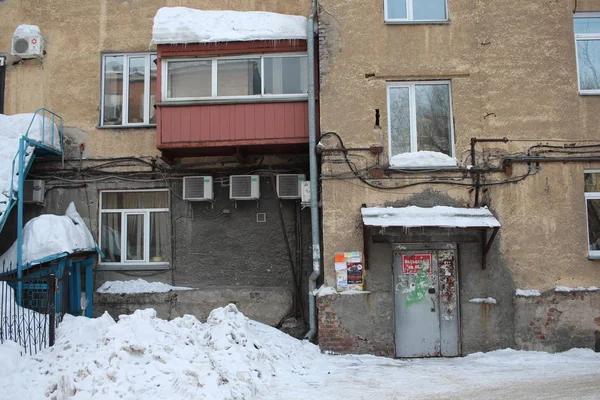 Russia Novosibirsk 2019 Dirty Iron Door Entrance Apartment Building City — Stock Photo, Image