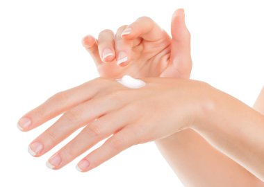 Güzel genç kadın el kremi, üzerinde beyaz izole