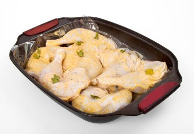 Marine taze çiğ tavuk budu