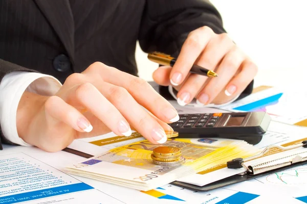 Contabilidad. Mujer de negocios manos en la oficina. Dinero, moneda —  Fotos de Stock