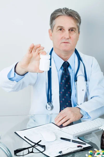 Male Doctor Holding Bottle Pills Hand — Stock Photo, Image
