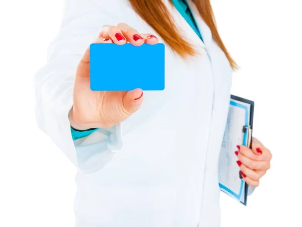 Vrouwelijke Verpleegkundige Met Lege Blauwe Kaart Hand — Stockfoto
