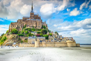 Ünlü historc Mont Saint Michel gelgit Adası Normandy, Fransa için