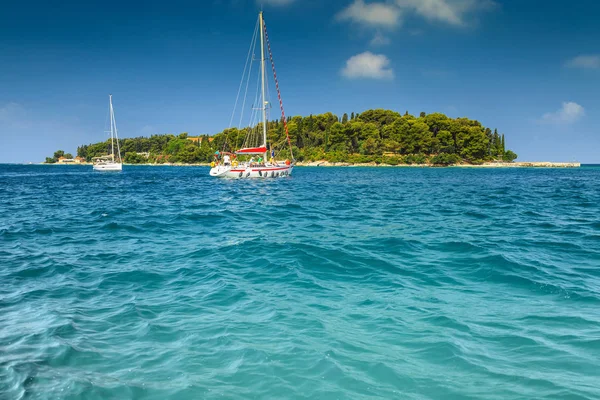 Luxury yachts at sailing on the Adriatic sea, Rovinj, Croatia — Stock Photo, Image