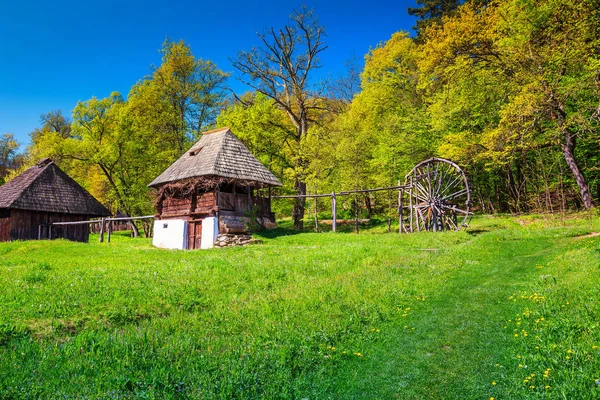 Casa camponesa tradicional, Astra Museu da aldeia etnográfica, Sibiu, Romênia, Europa — Fotografia de Stock