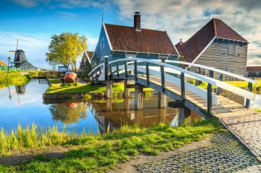 Ünlü turistik köy Zaanse Schans'a Amsterdam, Hollanda, Europe yakınındaki