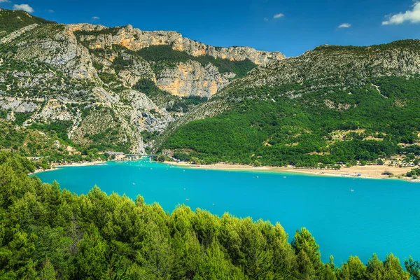 St Croix jezero a Verdon gorge v pozadí, Provence, Francie — Stock fotografie