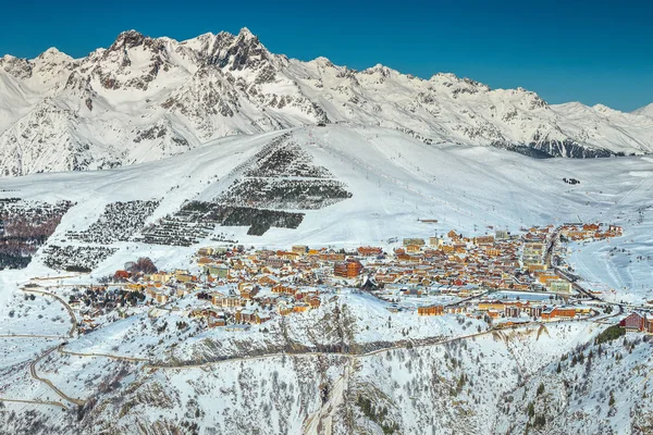 Beroemde berg skigebied in de Franse Alpen, Europa — Stockfoto