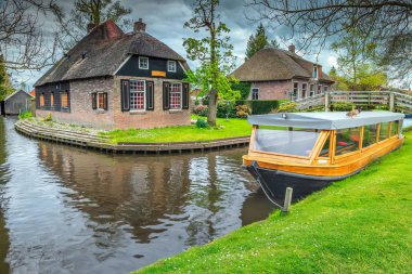 Fantastik eski Hollanda Köyü thatched çatı, Giethoorn, Hollanda, Europe