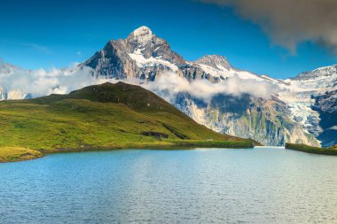 Görkemli dağ gölü Bachalpsee, Grindelwald, İsviçre, Europe