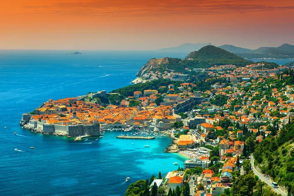 Nádherný panoramatický pohled opevněného města, Dubrovník, Dalmácie, Chorvatsko — Stock fotografie