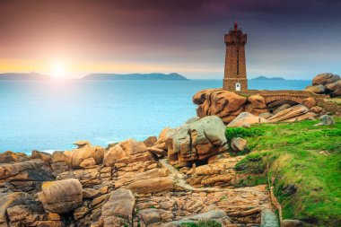 Fantastik Atlantik Okyanusu kıyısında Brittany bölgesi, Ploumanach, Fransa, Avrupa'nın