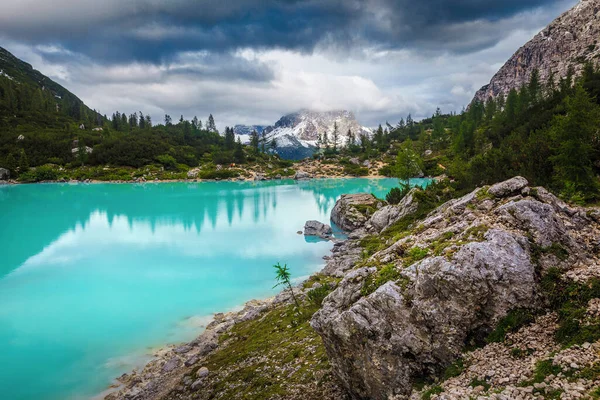 Verão Paisagem Alpina Famosas Caminhadas Fotografia Local Recreação Impressionante Lago — Fotografia de Stock