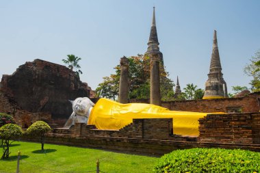 Ayutthaya, Th Wat Yai Chai Mongkol Tapınağı yatan Buda