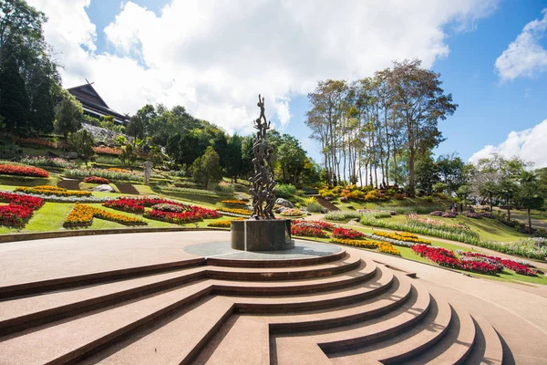 MAE FAH LUANG, THAILAND - JANEIRO 13, 2017: Mae Fah Luang Garde — Fotografia de Stock