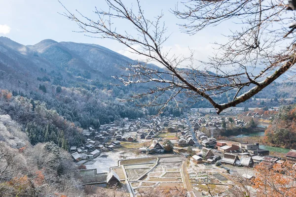 Hermoso paisaje de la aldea de Gassho-zukuri Shirakawago de la — Foto de Stock