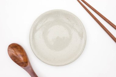 Tahta kaşık ve beyaz ile geleneksel Japon ahşap çubuk