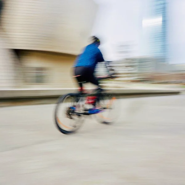 ビルバオ市内の自転車輸送方法 — ストック写真