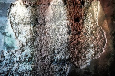 Yüksek çözünürlüklü üç spot ışığıyla beton duvar dokusunu kapat