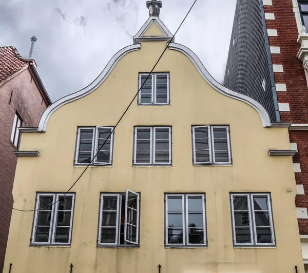 Belas Fachadas Edifícios Históricos Flensburg Norte Alemanha — Fotografia de Stock