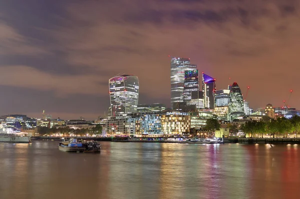 Londyn Wielka Brytania Listopada 2019 Widok Nocny Londyńską Linię Skyline — Zdjęcie stockowe