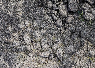Kuzey Avrupa 'daki yollarda yaşlılık ve çatlamış asfalt hakkında ayrıntılı görüş