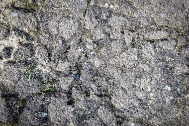 Eski Avrupa yollarının ve sokaklarının yaşlanmış ve kırılmış asfalt dokuları