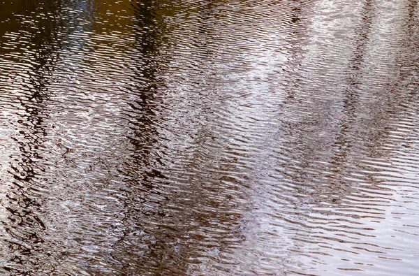 Detailaufnahme Von Wasseroberflächen Der Ostsee Mit Wellen Und Spiegelungen Darauf — Stockfoto