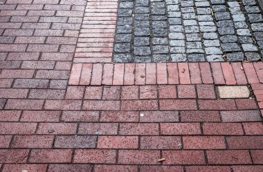 Kentsel bölgelerdeki ve eski kasabalardaki eski kaldırım taşlı yollara yakın detaylar.